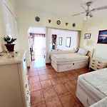 First Line Floor With Amazing Sea View Air Conditioned Just 50m From The Apartmán