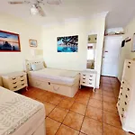 Apartmán First Line Floor With Amazing Sea View Air Conditioned Just 50m From The Costa Adeje (Tenerife)