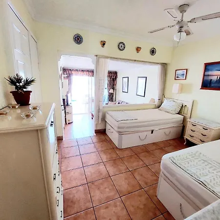 First Line Floor With Amazing Sea View Air Conditioned Just 50m From The דירה